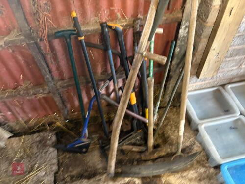 QUANTITY OF HAND TOOLS