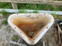 TRIANGLE BUCKETS & ROUND BUCKET HOLDERS - 5