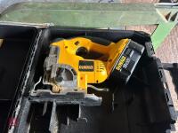 DEWALT DC300 BATTERY JIGSAW - 3