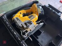 DEWALT DC300 BATTERY JIGSAW - 4