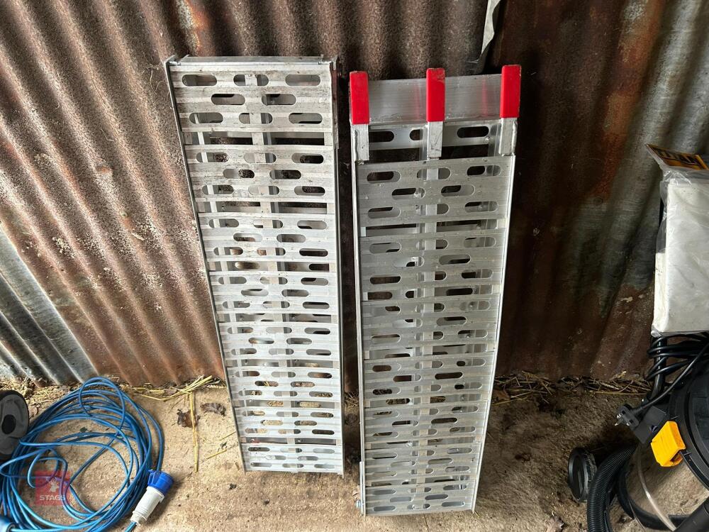 PAIR OF AI FOLDING RAMPS