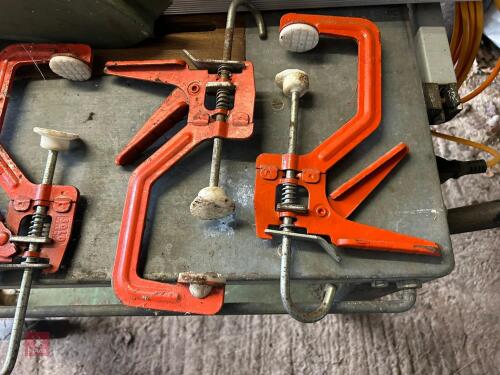 4 METAL SQUEEZE CLAMPS