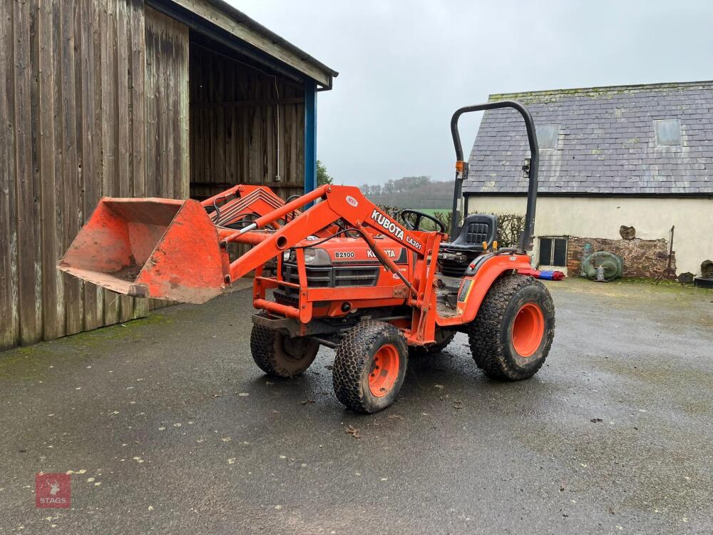 KUBOTA B2100 4WD COMPACT TRACTOR