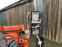 KUBOTA B2100 4WD COMPACT TRACTOR - 30