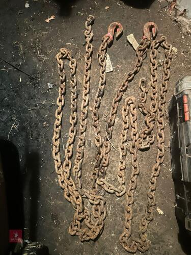 4 CHAINS AND 2 BINDERS