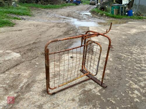 LAMB SHEDDING GATE