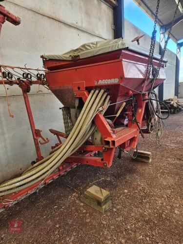 PNEUMATIC ACCORD CORN DRILL