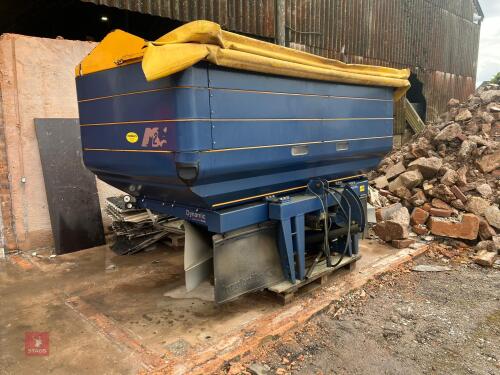 2015 KRM DYNAMIC M2W PLUS FERT SPREADER