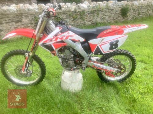 HONDA CFR 250R MOTOCROSS BIKE