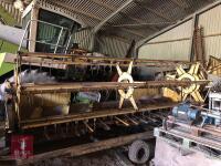1980 NEW HOLLAND 8060 COMBINE HARVESTER - 14