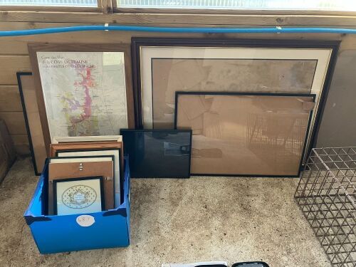 ASSORTED PHOTO FRAMES