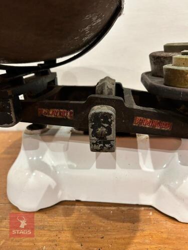 VINTAGE WEIGHING SCALES WITH WEIGHTS