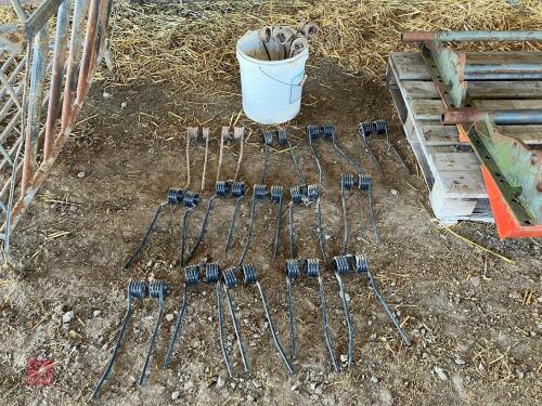 20 MIXED HAYBOB/TURNER TINES