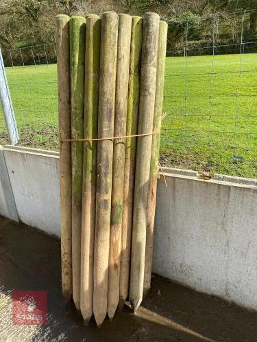 30 USED WOODEN FENCING POSTS