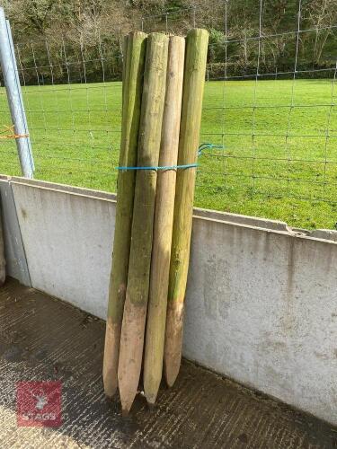 9 USED WOODEN FENCING POSTS