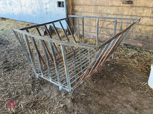 CRADLE BALE FEEDER