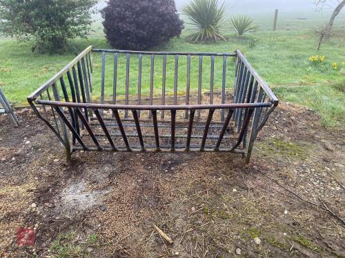 ROUND BALE FEEDER