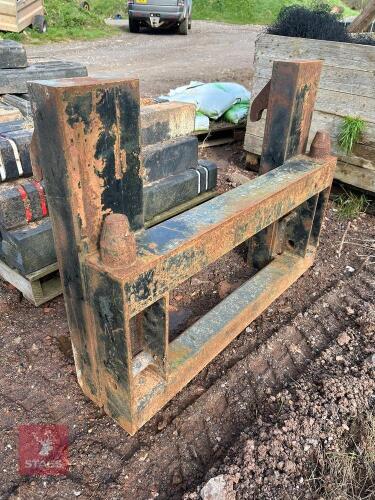 JCB QFIT TO MATBRO PIN AND CONE ADAPTOR