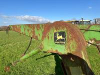 1983 JOHN DEERE 1040 2WD TRACTOR - 9