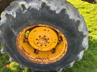 1983 JOHN DEERE 1040 2WD TRACTOR - 56