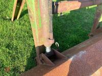 1983 JOHN DEERE 1040 2WD TRACTOR - 83