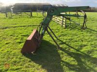 1983 JOHN DEERE 1040 2WD TRACTOR - 85