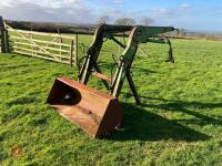 1983 JOHN DEERE 1040 2WD TRACTOR - 86