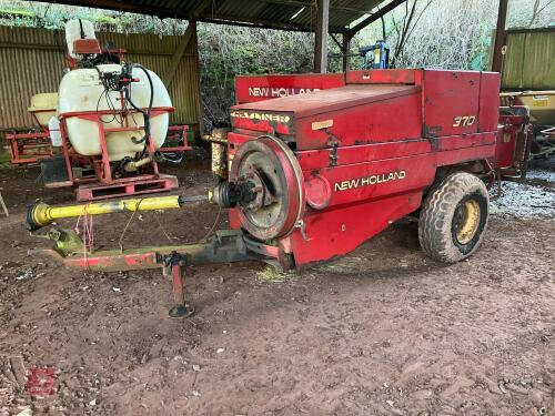 NEW HOLLAND 370 CONVENTIONAL BALER