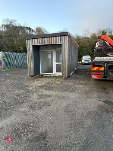20' SHIPPING CONTAINER