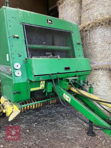 JOHN DEERE 570 ROUND BALER