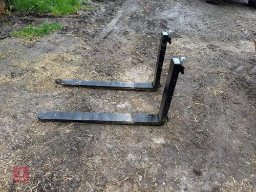 SET OF PALLET FORKS