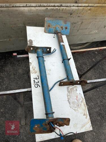 FORDSON LIGHT ARMS FOR Q CAB