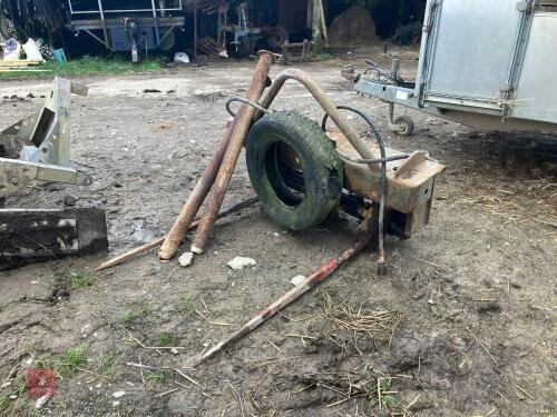 FRONT LOADER BALE SQUEEZE