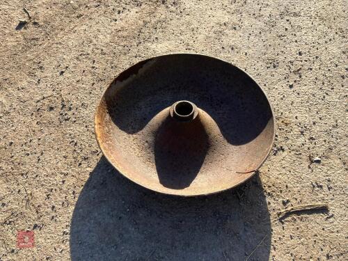 ROUND CAST PIG FEEDERS