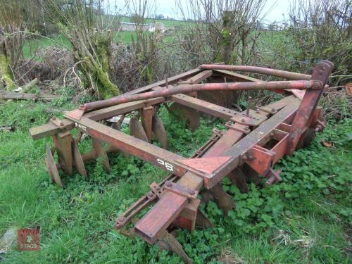 MF 28 8' DISC HARROWS