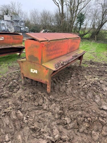 PORTEQUIP HOGG FEEDER