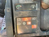 1986 JOHN DEERE 2140 4WD TRACTOR - 85
