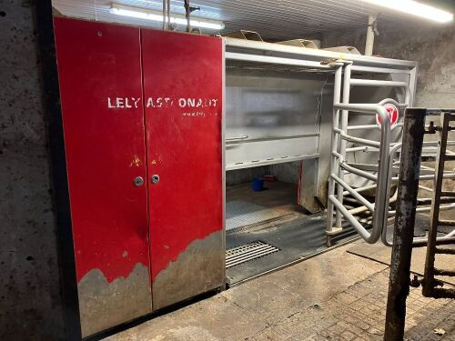 LELY ASTRONAUT A3 NEXT MILKING ROBOT-036