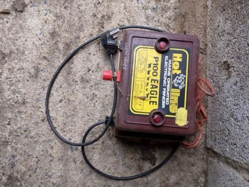 HOTLINE P100 ELECTRIC FENCING UNIT