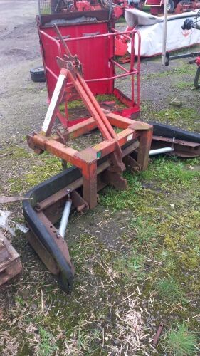 BROWNS YARD SCRAPER