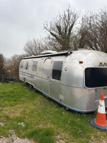 1971 AIR STREAM 31' CARAVAN (S/R)