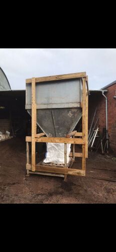 TRACTOR/FORKLIFT FIREWOOD LOADING HOPPER