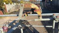 BATEMAN GALVANISED CATTLE CRUSH - 16