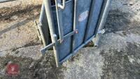 BATEMAN GALVANISED CATTLE CRUSH - 25