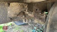 28 BALES OF STRAW AND TRAILER - 8
