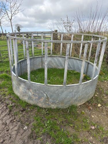 HEAVY DUTY IAE ROUND CATTLE FEEDER