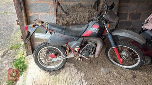 1989 KAWASAKI KMX 200 DIRT BIKE