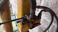HYDRAULIC LOG SPLITTER - 11