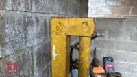HYDRAULIC LOG SPLITTER - 14