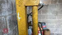 HYDRAULIC LOG SPLITTER - 15